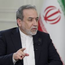 عراقچی: از زمین فوتبال تامیز مذاکره هدف دفاع از عزت مردمان عزیزمان است