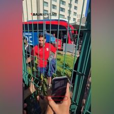 مکالمه هوادار تیم ملی با علیرضا جهانبخش در مکزیک