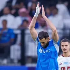 جرقه اولین بحران: بنزما از تعویض عصبانی شد