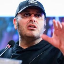 جنگ ادامهدار آقای کارگردان با پرسپولیس؛ کریهای سینماگر استقلالی که از مرز خارج شدند +عکس