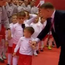 رسوایی باورنکردنی: رئیس فدراسیون تلو تلو می‌خورد!
