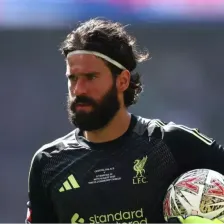 لگد زدن به تابلوی تعویض برای آلیسون دردسرساز شد