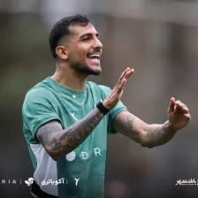 زوج سمت چپ پرسپولیس با هم عکس گرفتند!