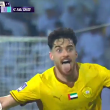 واکنش ضعیف دروازه‌بان! 🔸 الوصل [۱]-۱ الاهلی 🔸 ⚽️ مالیرو 🔴 دقیقه ۳+۴۵