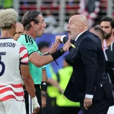 جنجال عجیب سرمربی بوسنی: توپ را نمیدهم!