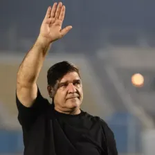 حمله زنبورها به آمار سرمربی پرسپولیس