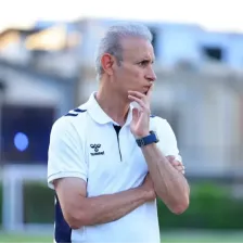 یک پرواز فوری برای یحیی گل‌محمدی رزرو کنید!
