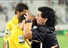 شادی محمدرضا خلعتبری با مارادونا پس از گلزنی برای الوصل