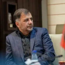 کریمی: تاجرنیا به جای حاشیه، مشکلات استقلال را حل کند